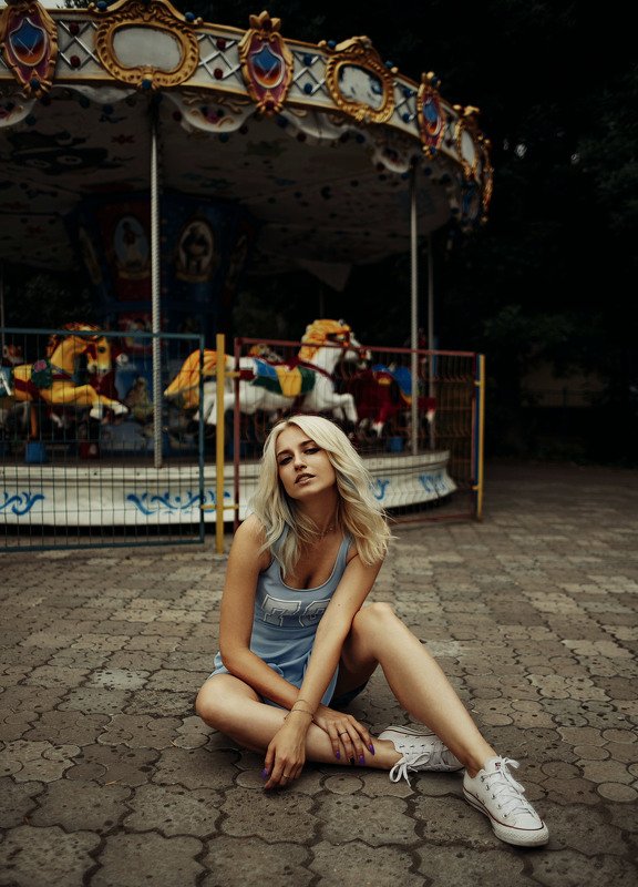 парк,аттракционы,дождь Аняphoto preview