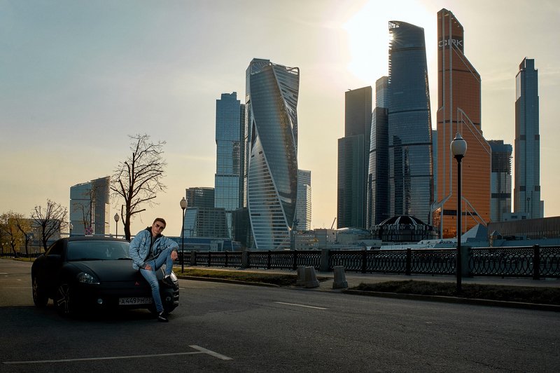 #стихи #высказывания #портрет #portrait #menportrai #мужскойпортрет #съемкасовспышкой #фотопрогулка #streetshot #street #фотосессиясавто #фотосессиявмоскве #москвасити #фотограф #максимкоротовских #москва #россия #nikon Город дорог.photo preview