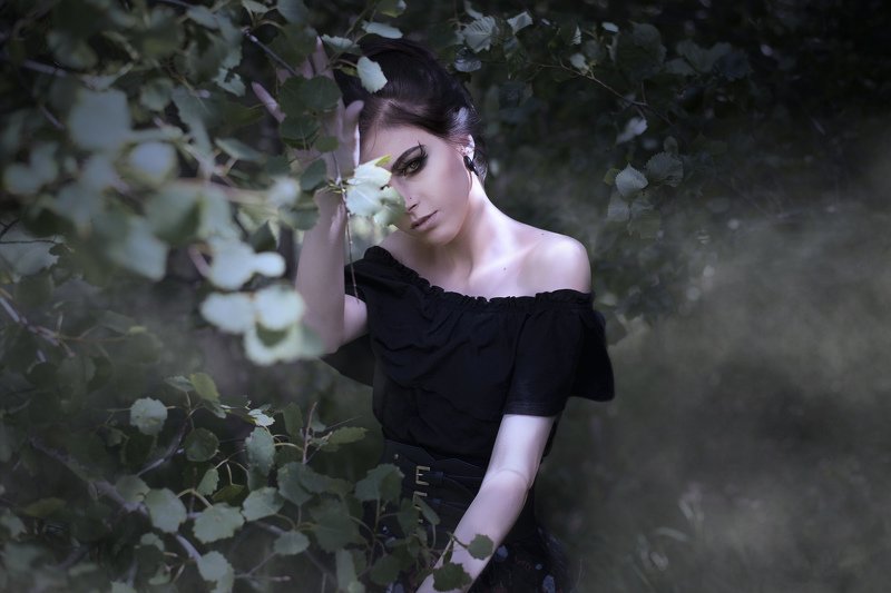 Мистическая диваphoto preview