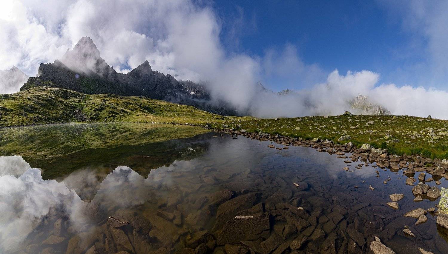 mountains and clouds. Автор: mehmet enver karanfil , mehmet enver karanfil