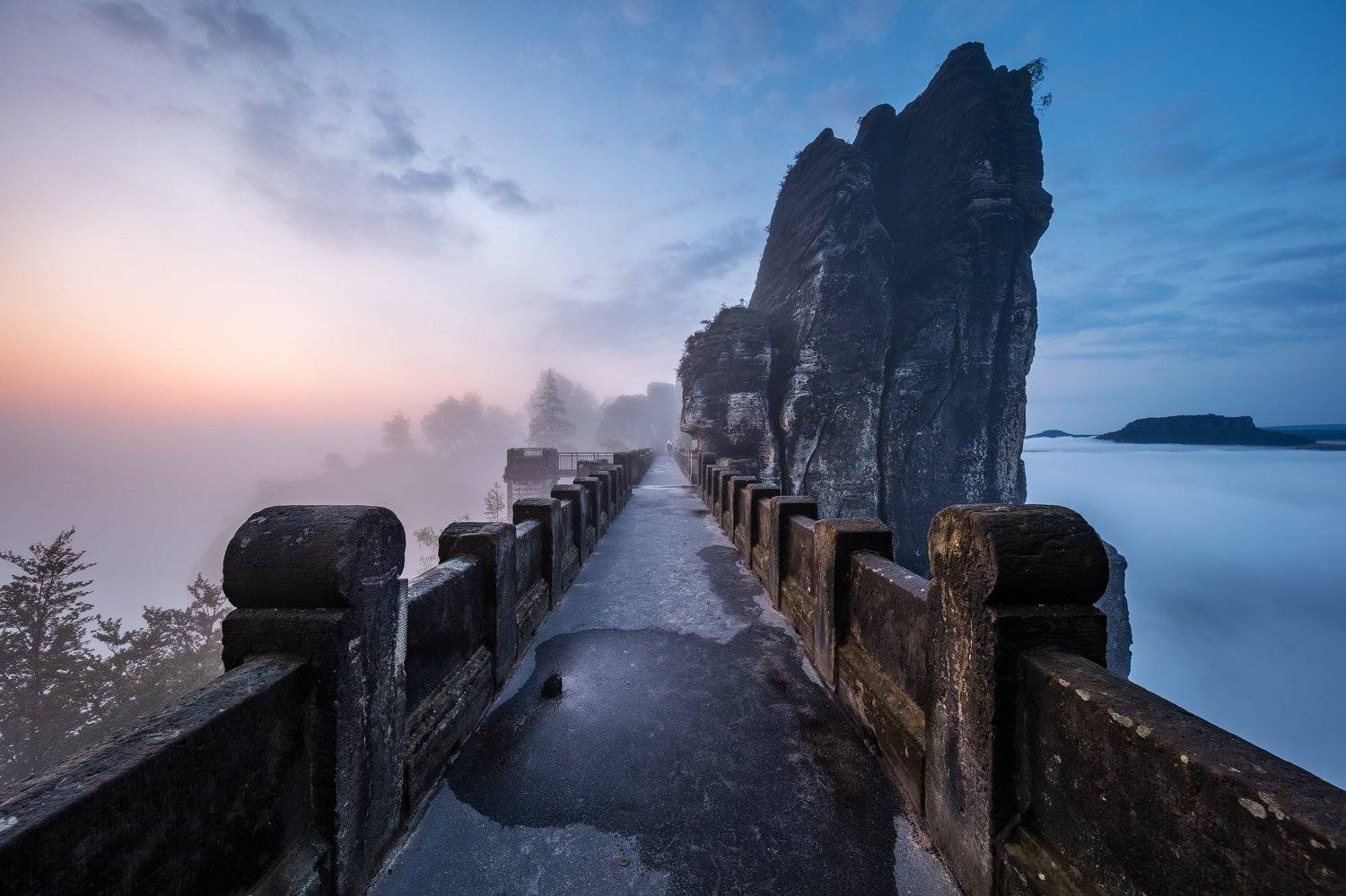 Prehistoric Ship. Автор: Martin Rak light, fog, mist, rocks, bridge, saxony, germany, saxon switzerland, twilight, sunrise, mood, blue hour, Martin Rak