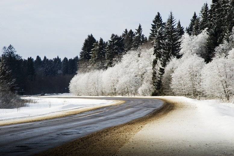 Последний поворот зимы. Автор: Евгений Пугачев. снег, Евгений Пугачев.