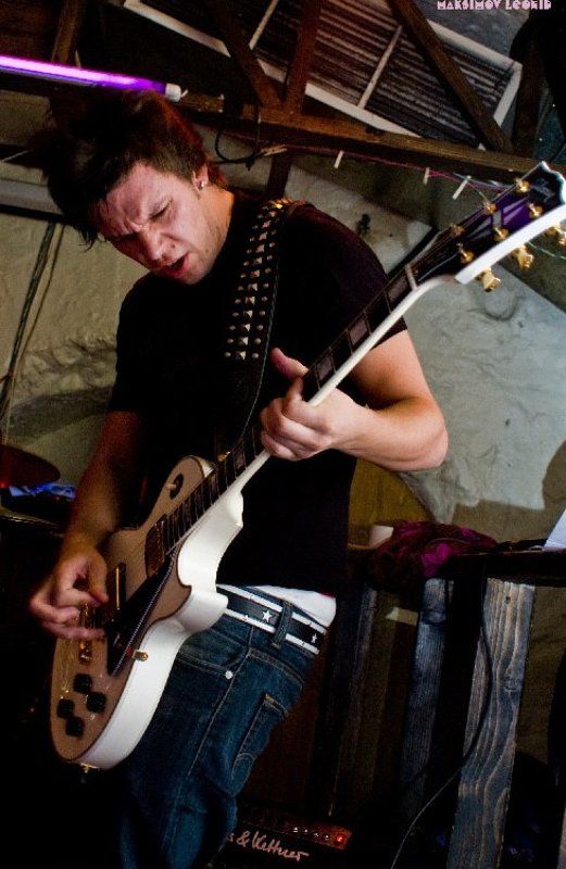 private radio, photo, vermel !!!!photo preview