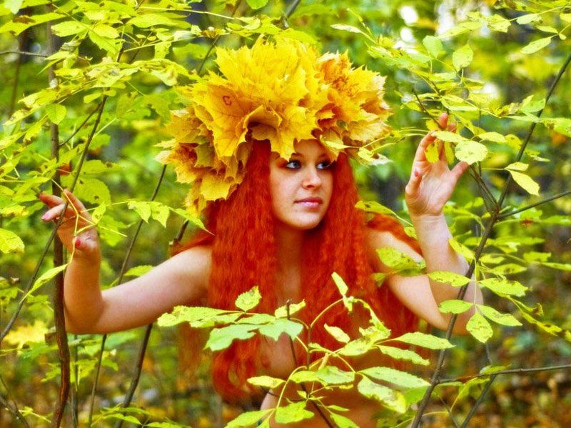 девушка, листва, осень Леди Осеньphoto preview