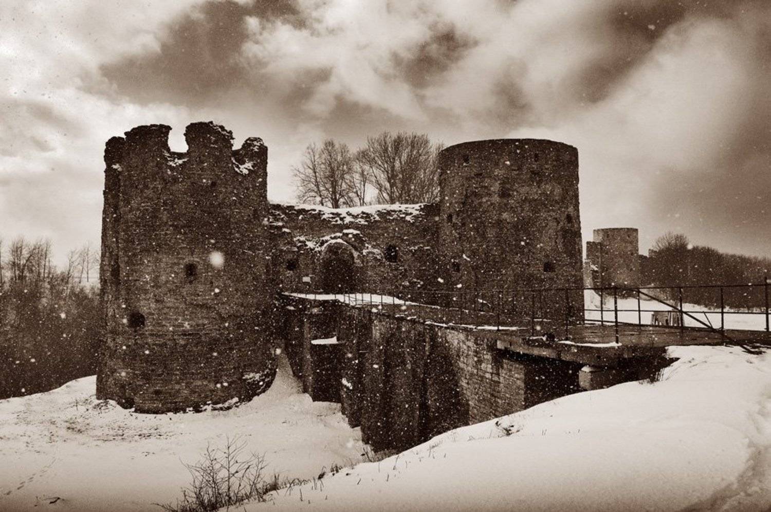 крепость копорье,лес,облака,время,снег, Евгений Пугачев.