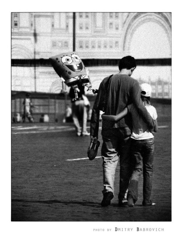 он она вместе босиком по краснойphoto preview