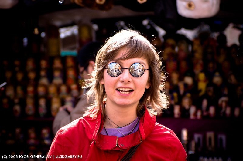 девушка очки пузыри дримфлэш арбат В отраженииphoto preview