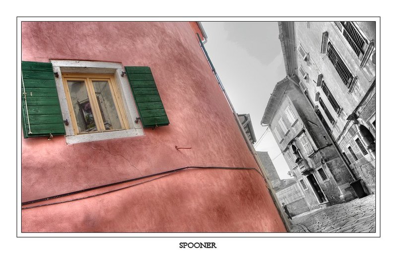 Уголphoto preview