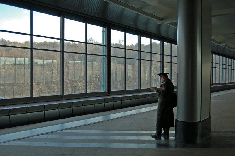 воробьевы горы, военный, солдат, читает ***photo preview