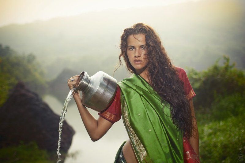 india, green, beauty, pretty, love, jungle, exotic, жара, джунгли, индия, глаза, зной, зелень, страсть Red in greenphoto preview