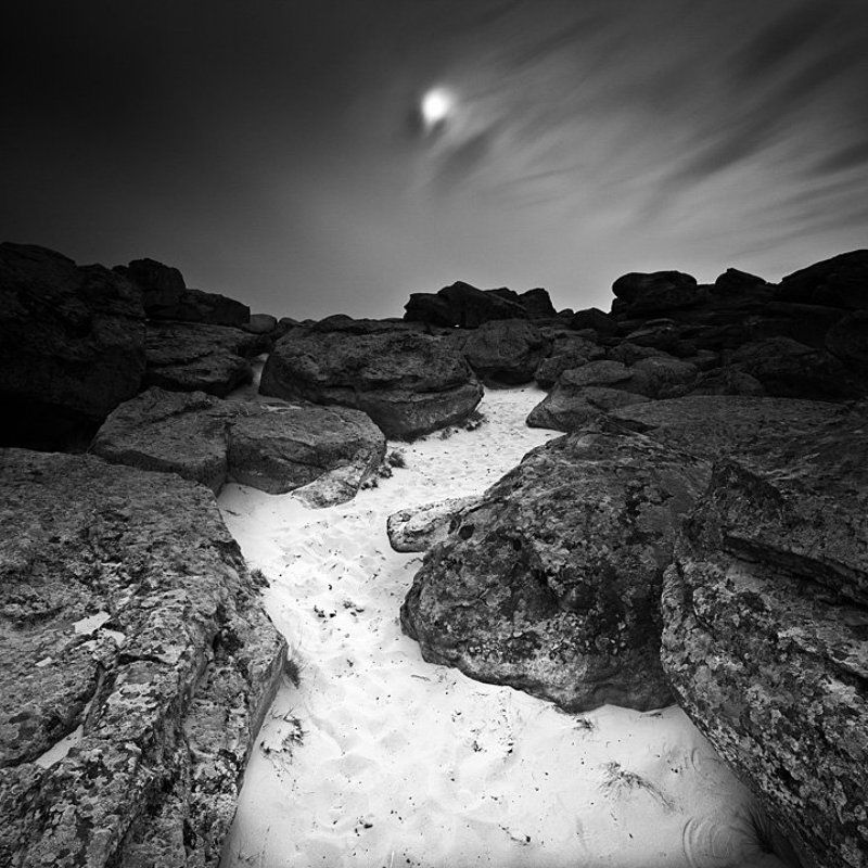 пейзаж, каменная могила, мелитополь, длинная выдержка “Следуй своей дорогой, и пусть люди говорят что угодно” Данте Алигьериphoto preview