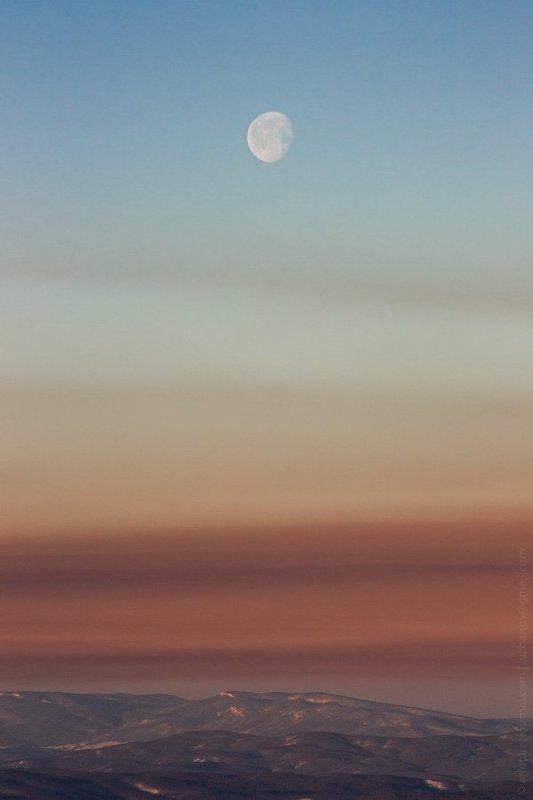 луна, горы Закат луны на рассветеphoto preview