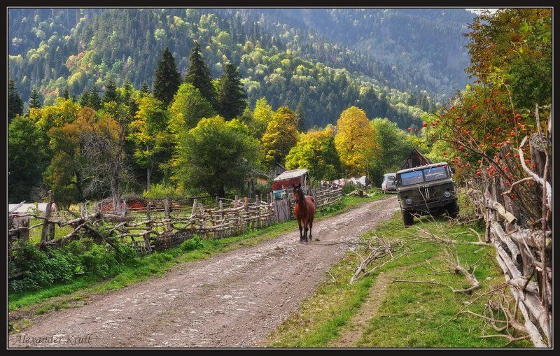 горы, осень Где-то в маленьком горном посёлке...photo preview