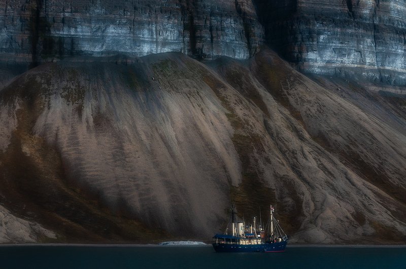 svalbard, spitsbergen, northnorway, islands, sandstones, boat, polar, arctic, summer, boattrip Devonian Timesphoto preview