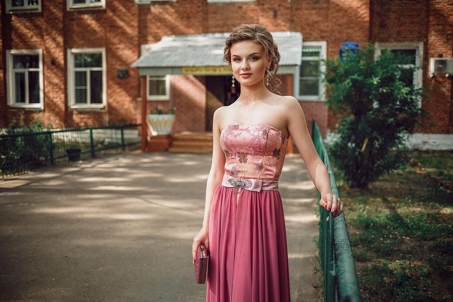 девушка, выпускница, выпускной, портрет, платье, лето, фотосессия, Владимир Васильев