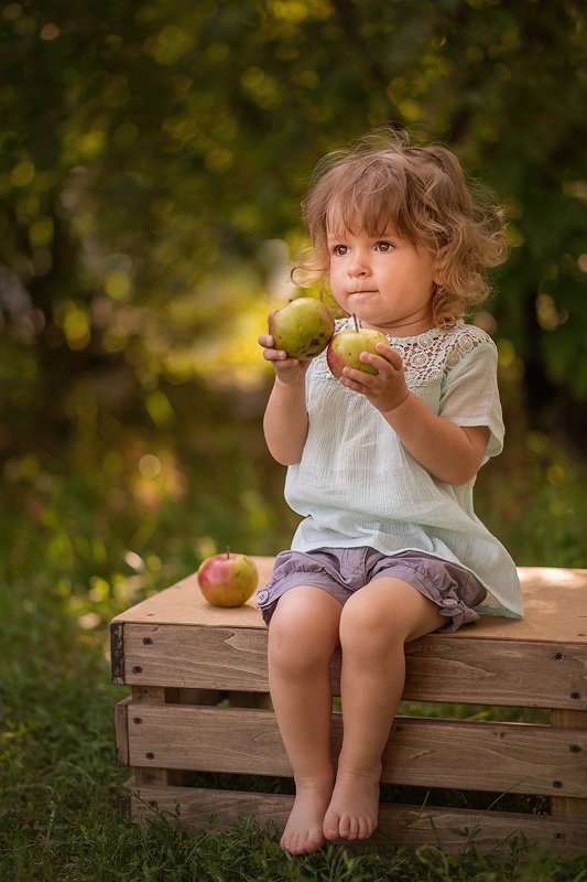 дети, яблоко, лето, девочка photo preview