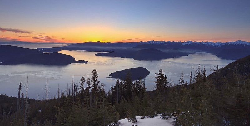 Страна заходящего солнцаphoto preview