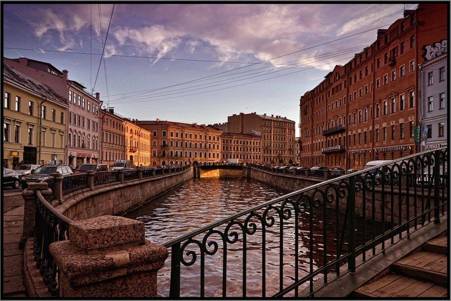 В двух шагах от Садовой. Автор: Лунный Ежик , Лунный Ежик