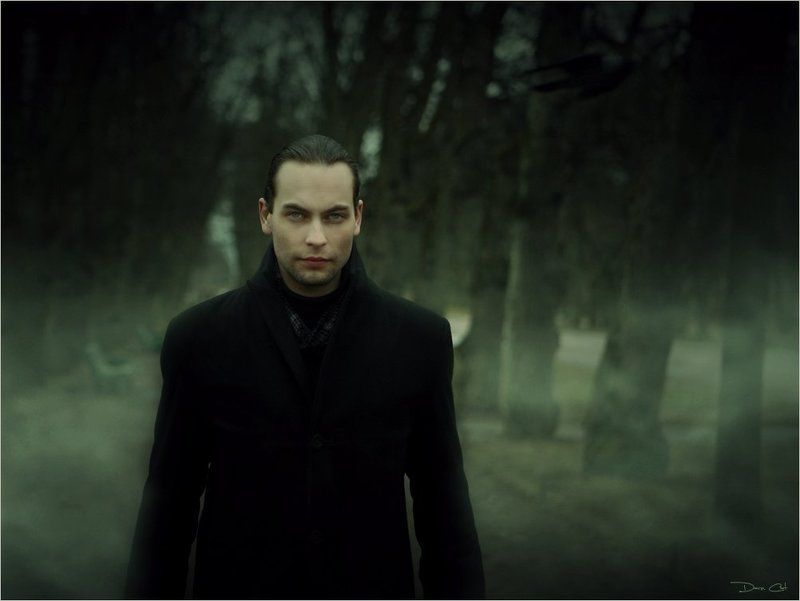 мужчина, аллея, туман, мистика ...photo preview