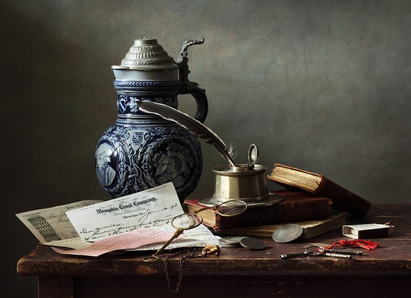 С лорнетомphoto preview