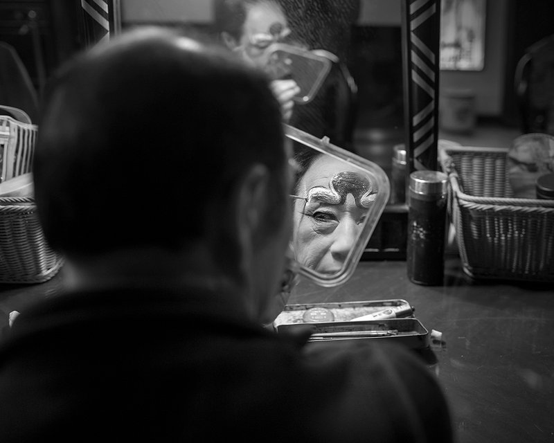 dress up Before the performancephoto preview