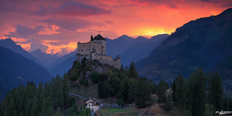 swiss,швейцария,scuol Вечерний замокphoto preview