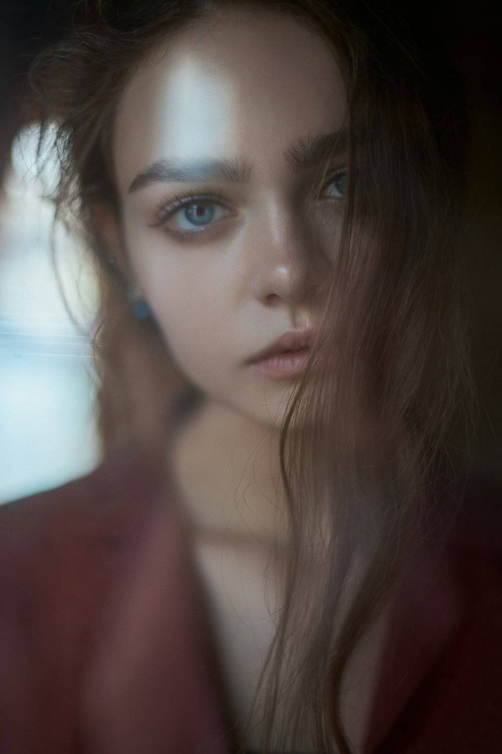 Anna. Автор: Павел Фишар portrait, портрет, girl, brunette, portraiture, indoor, девушка, молодость,июль, ламповый, retouch, ретушь, цвет, cinematic, поезд,train, Павел Фишар