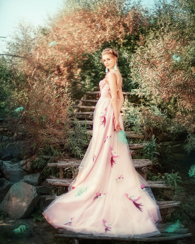 девушка, блондинка, птица, лето, сказка, платье, портрет, portrait, bird, outdoor, blondhair, blond, pink, summer photo preview