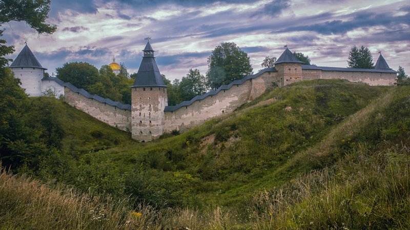 печеры, псковская Печерская стенаphoto preview