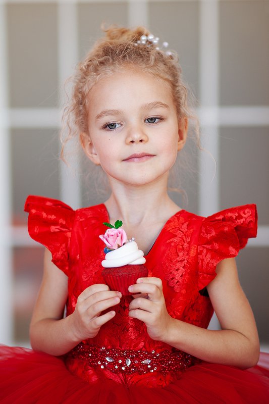#фото #фотография #детскаяотография #красныйцвет #девочка #детскоефото #платье Никольphoto preview