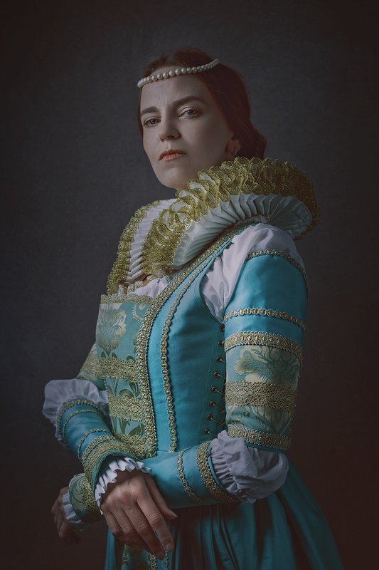 female, portrait, dark beauty, beauty, dark, retro, vintage, mood, queen, lady, noble, honor, heritage, femine, woman, one, person, people, medieval Французская Волчицаphoto preview