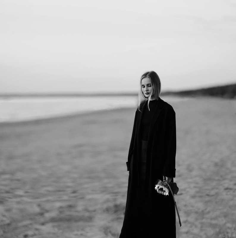 море, чб, пляж, портрет Августphoto preview