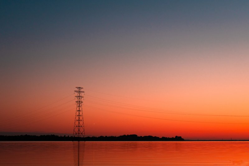 пейзаж,закат, лето,вода,минимализм  ЛЭП и оранжевый закатphoto preview