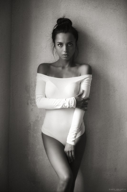 karenabramyan,portrait,art,picture,girl,dress,blackandwhite,dailyart,dailypic,sexy,cute,studio,nice,karenabramyanphotography Fashion sentencephoto preview