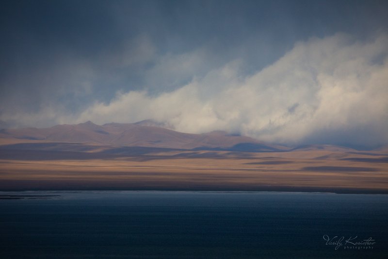 озеро сонкуль, сентябрь 2019 про осенний дождь... и остатки летнего снега фото превью