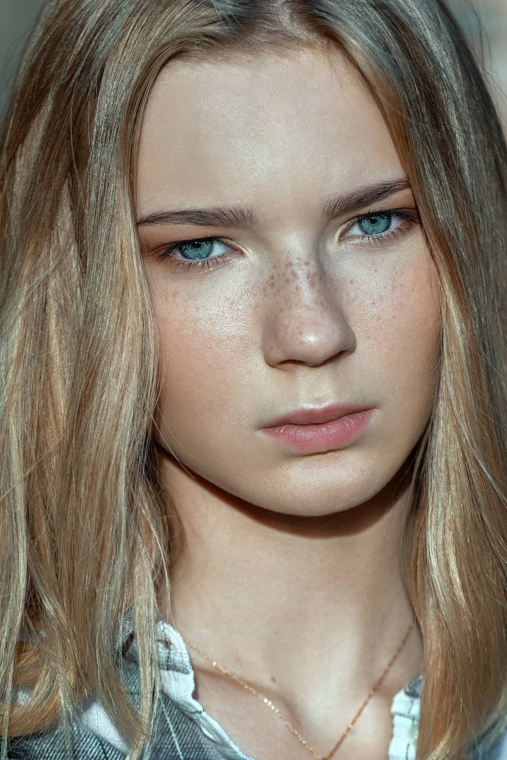 Лиза. Автор: Роман Инодворский портрет, Роман Инодворский