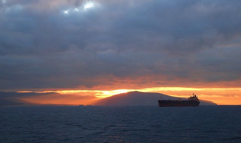 цемесская, бухта Утро в Цемесской бухтеphoto preview