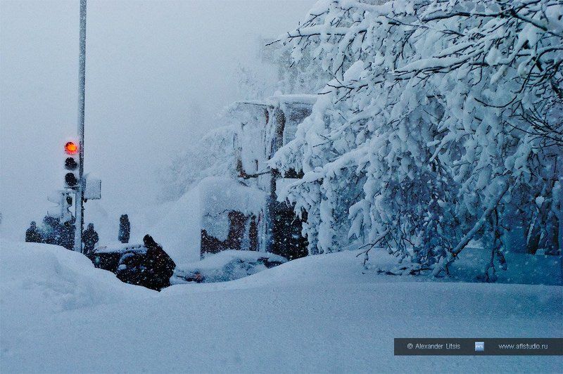 город, улица, метель, пурга, перекресток, светофор Светофорphoto preview