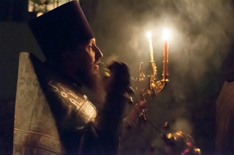 священник, пасха Встречая Пасхуphoto preview