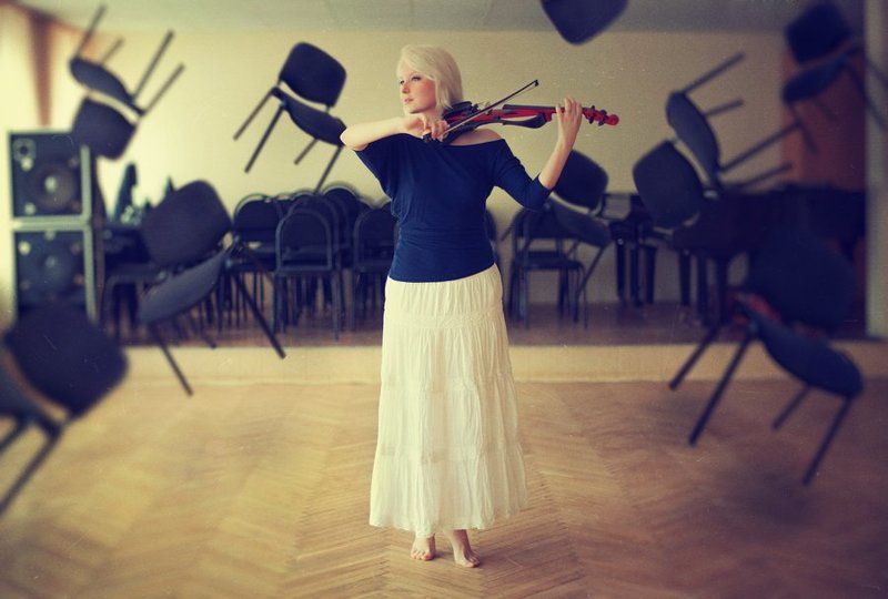 Скрипачка фото превью