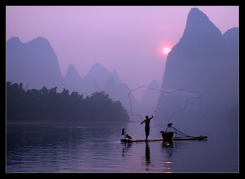 китай, река ли, рыбак, восход Сеть...photo preview
