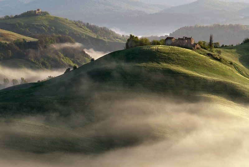 tuscany. тоскана, туман, волны,fog, mist, waves ... and flashed the lightphoto preview