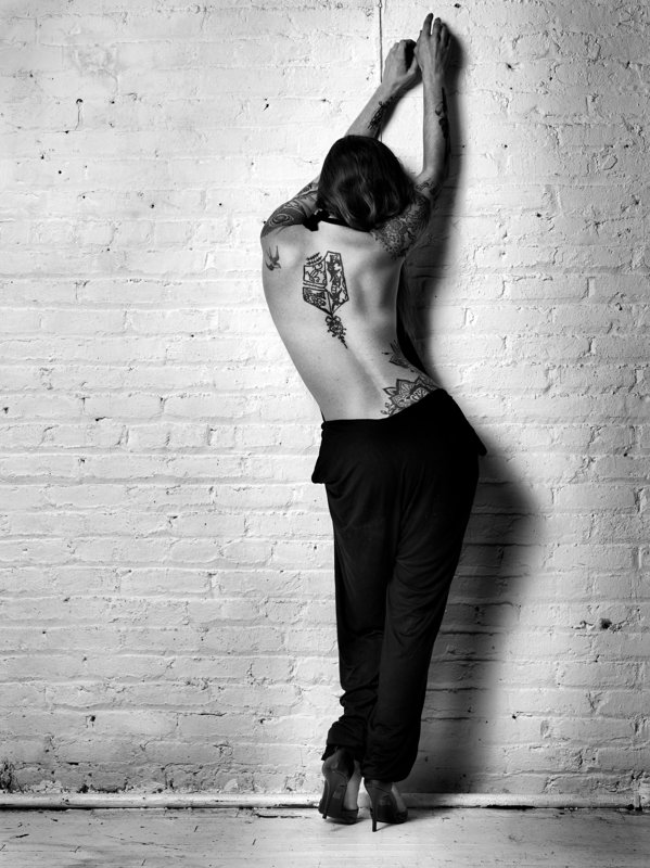 beauty, beauty photographer, model, headshot, closeup, makeup, long hair, eyes, facial, photographer, photography, outdoor, natural light Ceceliaphoto preview