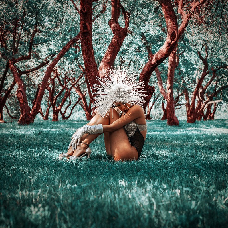 people, enjoyment, women, elegance, model, pretty, cute, sexy, outdoors, fashion, beauty, forest Волшебный лес. Инопланетянкаphoto preview