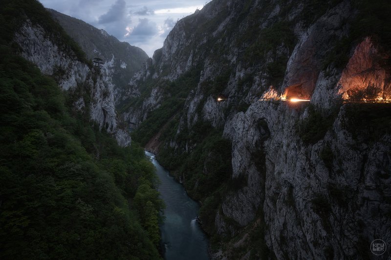 krubek, черногория, каньон, река пива, сумерки Прорывphoto preview