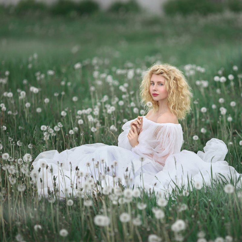 одуванчики, девушка в одуванчиках, девушка с одуванчиками, невесомость, воздушность photo preview