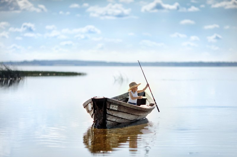 В лодкеphoto preview