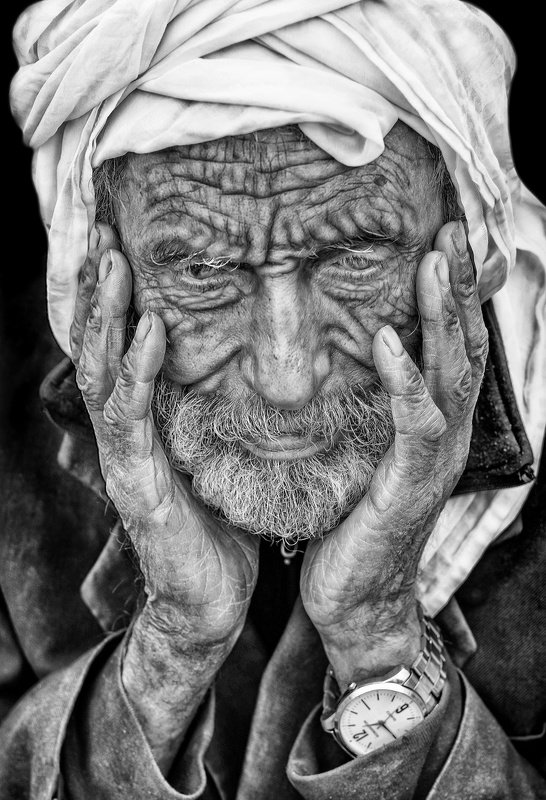 Old man photo preview