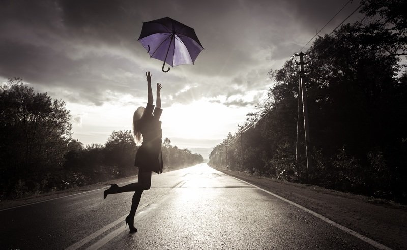 девушка, черно-белое, зонт К мечтеphoto preview