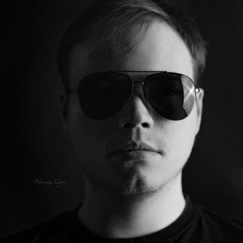 black sunglassphoto preview